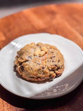 Cookie chocolat noir cacahuète, fleur de sel